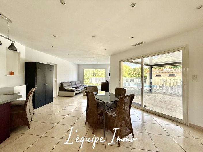 Image No.6-6 Bed House for sale