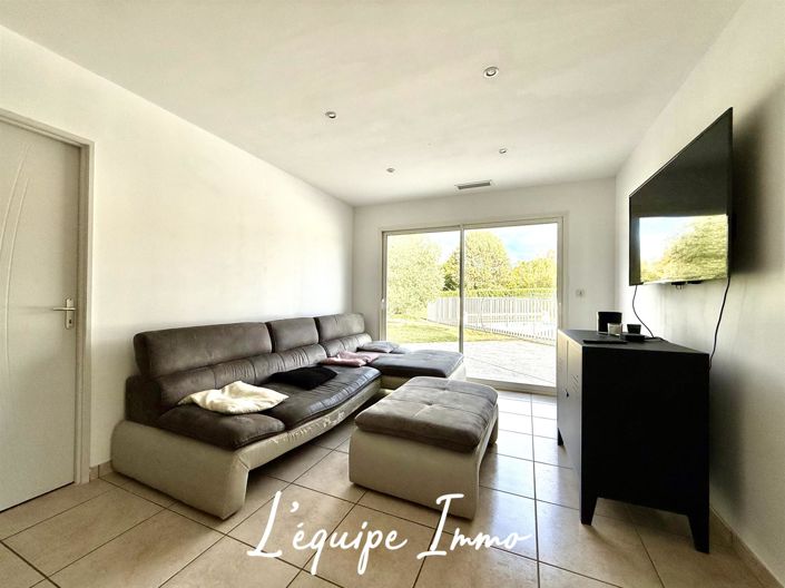 Image No.8-6 Bed House for sale