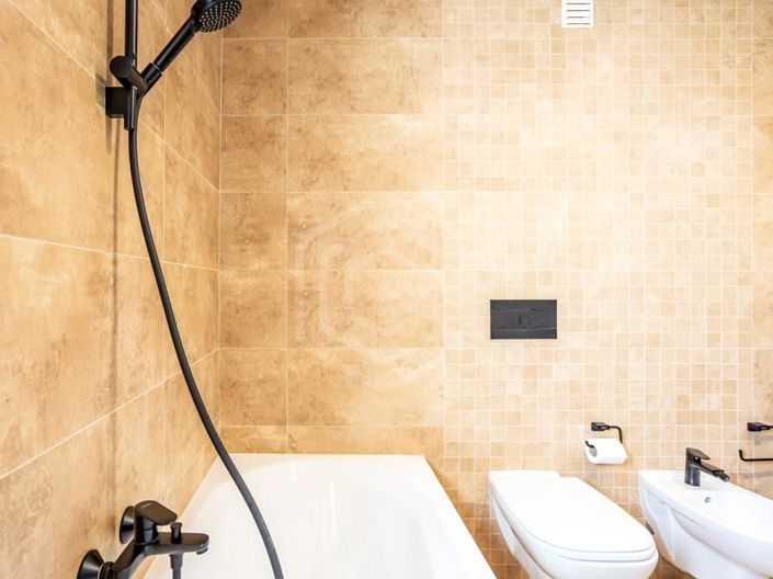 Image No.25-2 Bed House for sale