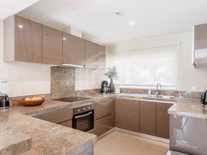 Image No.9-2 Bed House for sale