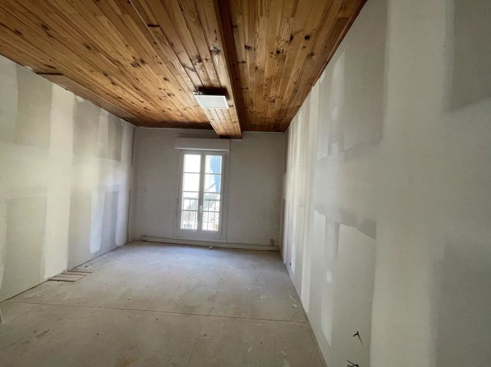 Image No.10-3 Bed House for sale