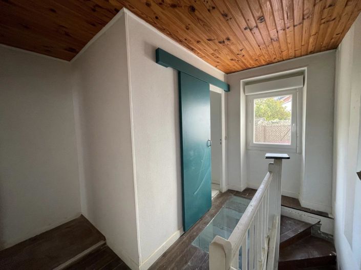 Image No.8-3 Bed House for sale