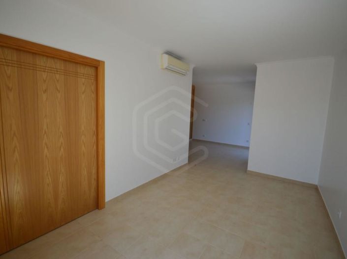 Image No.8-1 Bed House for sale