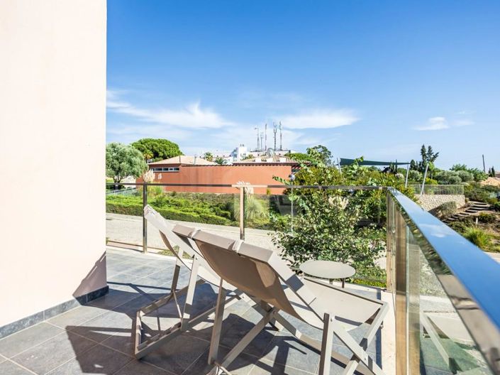 Image No.17-2 Bed House for sale