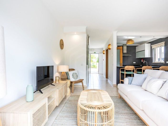 Image No.4-2 Bed House for sale