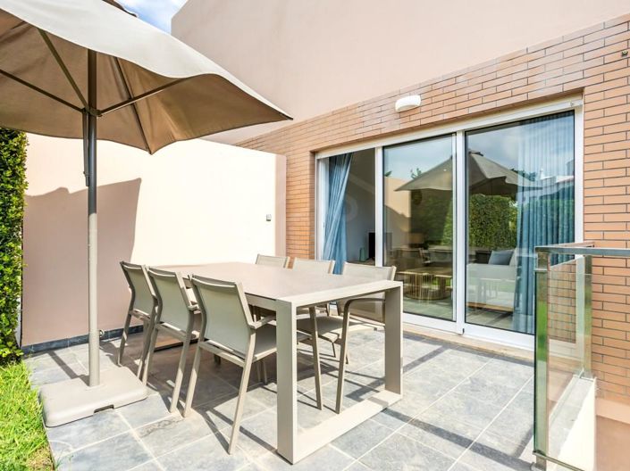 Image No.8-2 Bed House for sale