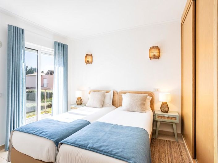 Image No.4-2 Bed House for sale