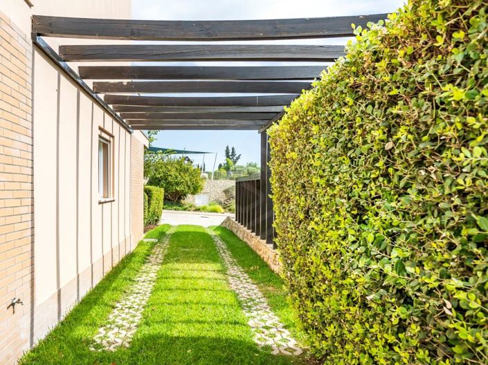 Image No.8-2 Bed House for sale