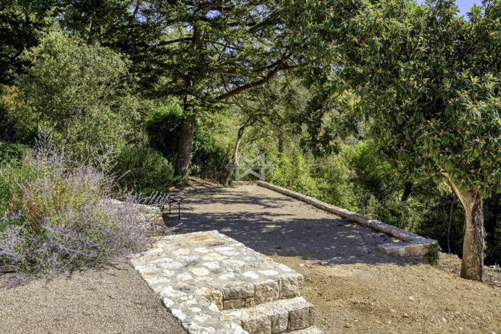 Image No.10-4 Bed House for sale