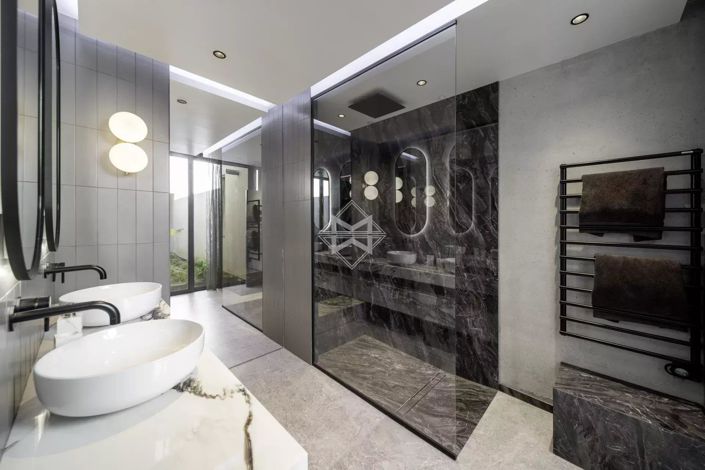 Image No.8-4 Bed House for sale