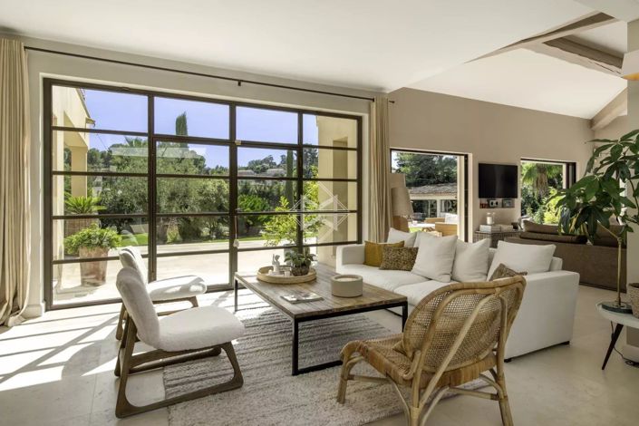 Image No.12-8 Bed House for sale