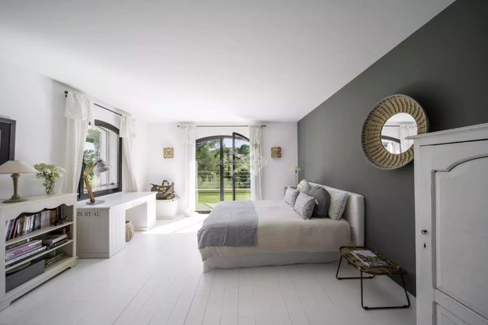 Image No.15-8 Bed House for sale