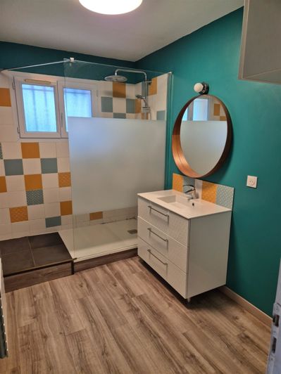 Image No.8-5 Bed House for sale