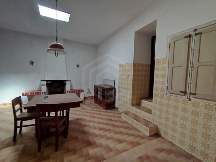 Image No.10-3 Bed House for sale