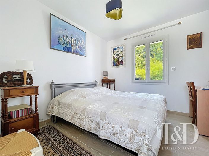 Image No.17-3 Bed House for sale