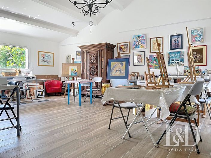 Image No.18-3 Bed House for sale