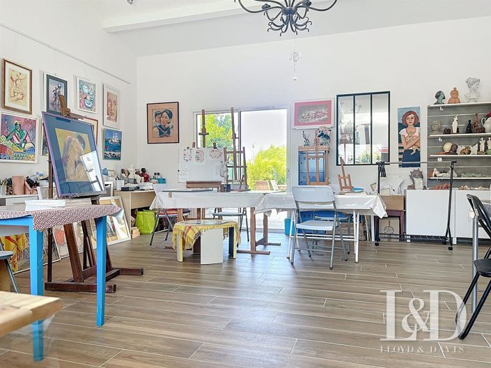 Image No.19-3 Bed House for sale