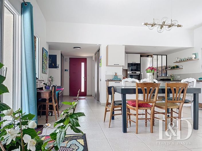 Image No.2-3 Bed House for sale