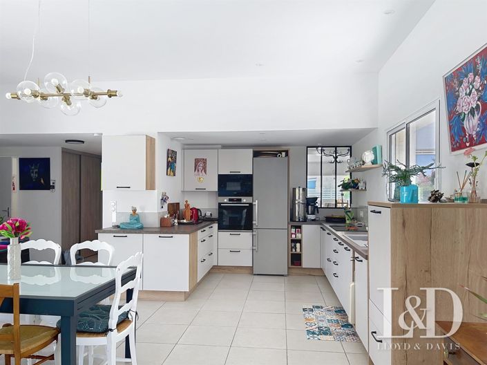 Image No.5-3 Bed House for sale