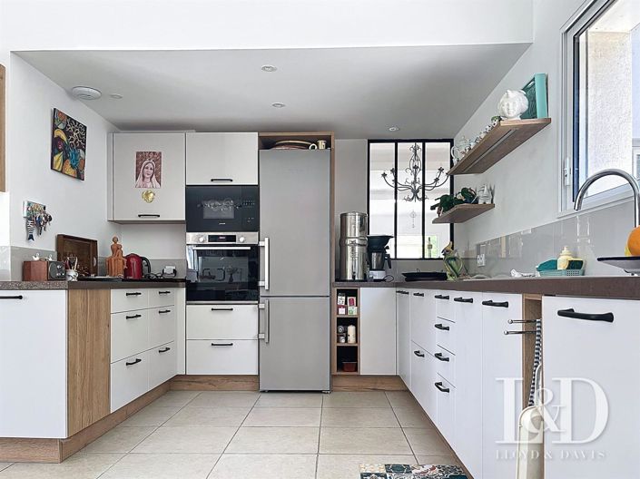 Image No.6-3 Bed House for sale