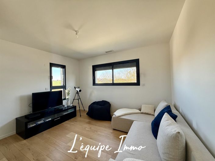 Image No.11-4 Bed House for sale