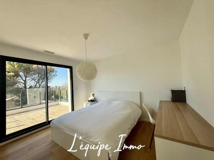 Image No.11-4 Bed House for sale