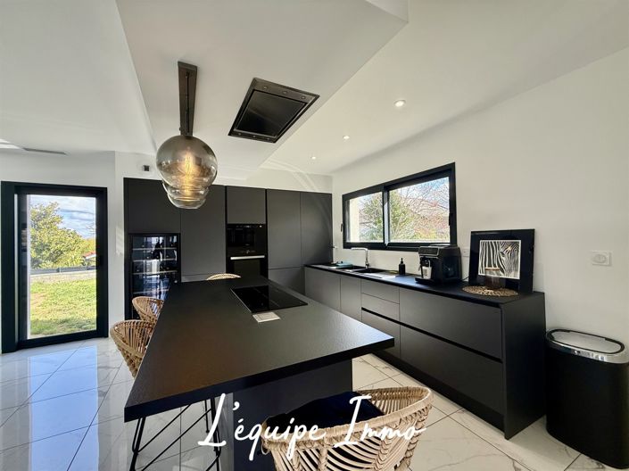 Image No.5-4 Bed House for sale