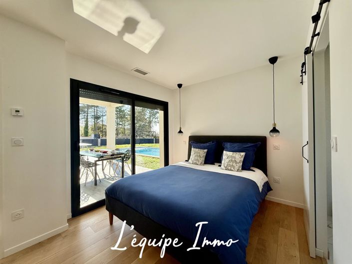 Image No.8-4 Bed House for sale