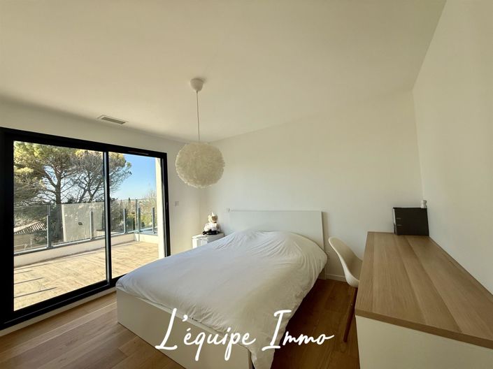 Image No.9-4 Bed House for sale