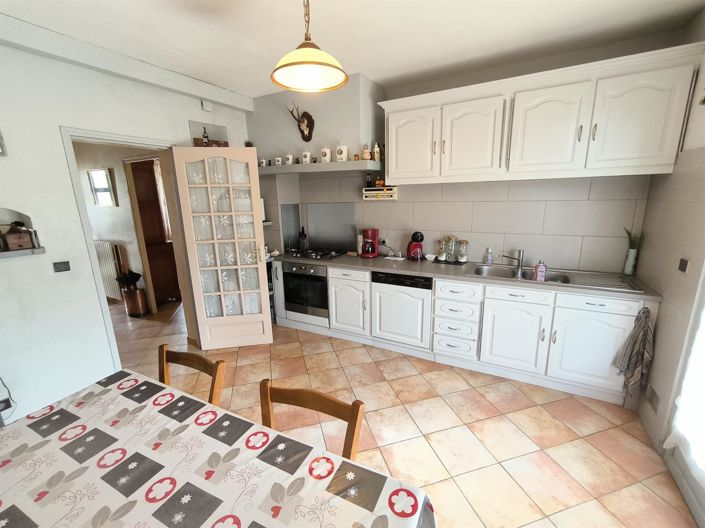 Image No.10-3 Bed House for sale