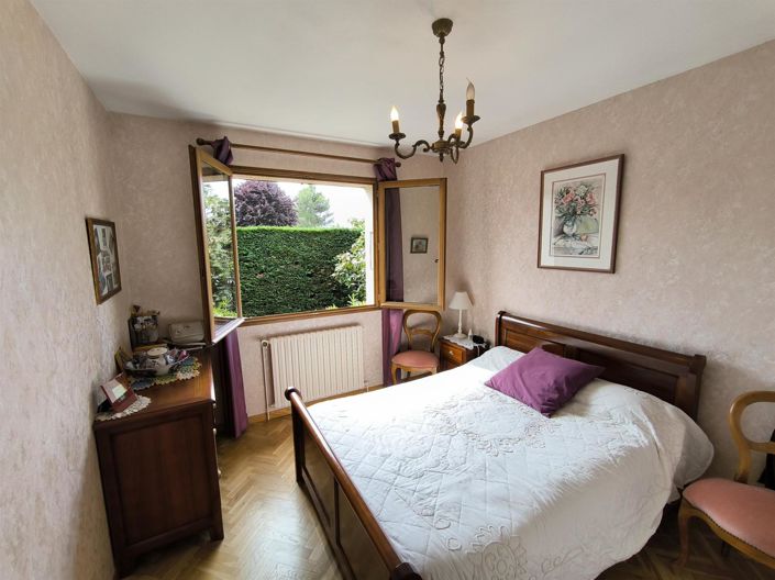 Image No.11-3 Bed House for sale