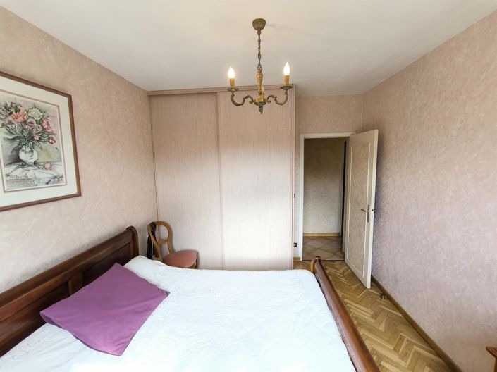 Image No.12-3 Bed House for sale