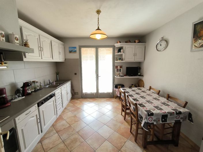 Image No.9-3 Bed House for sale