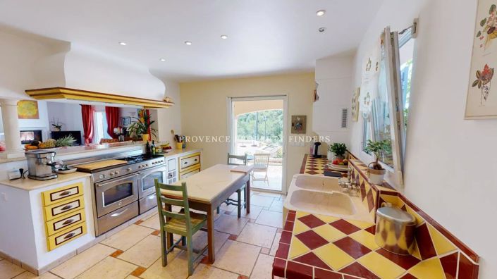 Image No.4-5 Bed House for sale