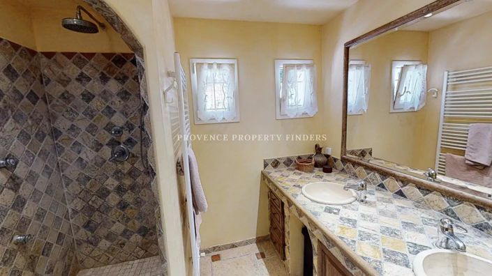 Image No.6-5 Bed House for sale