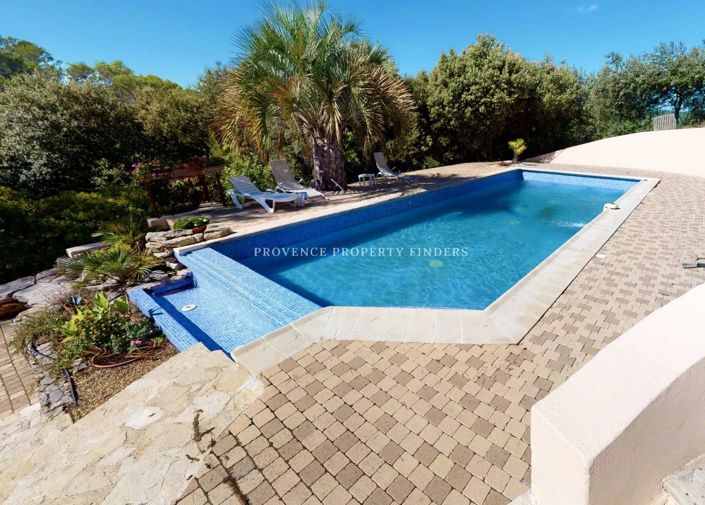 Image No.9-5 Bed House for sale