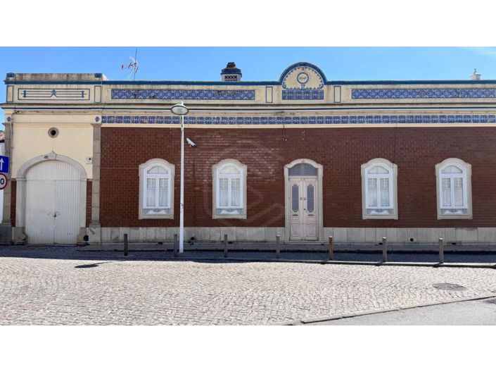 Image No.25-4 Bed House for sale