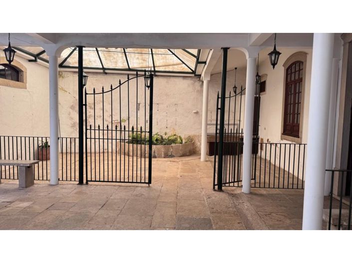 Image No.38-4 Bed House for sale