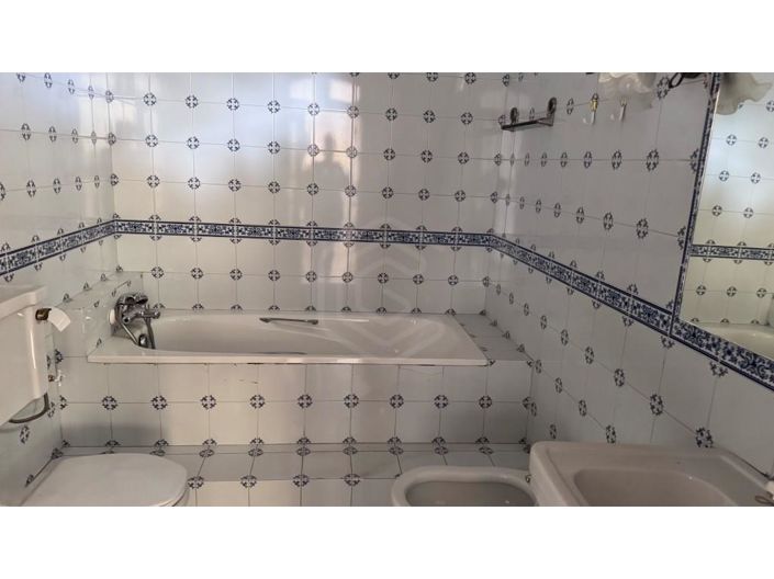 Image No.41-4 Bed House for sale