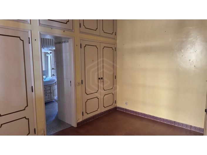 Image No.51-4 Bed House for sale