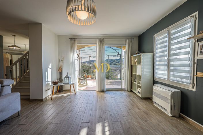 Image No.10-3 Bed House for sale