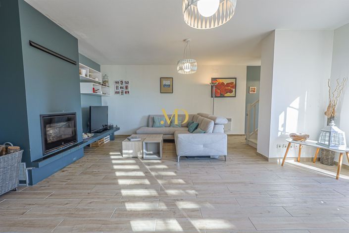 Image No.11-3 Bed House for sale