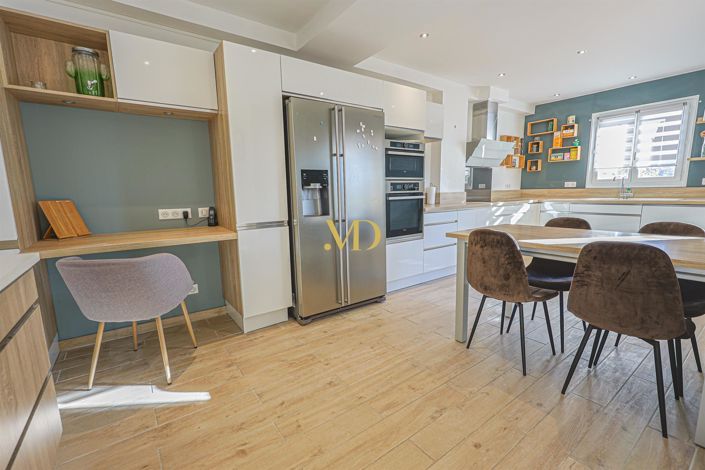 Image No.14-3 Bed House for sale