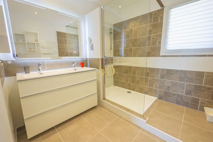 Image No.20-3 Bed House for sale