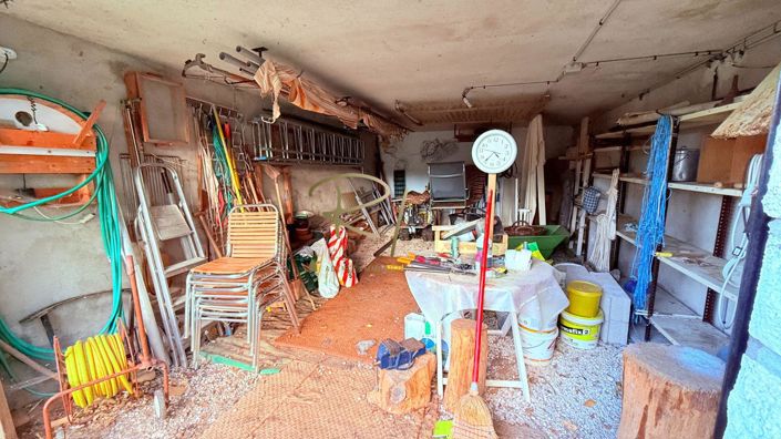 Image No.11-1 Bed House for sale