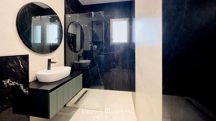 Image No.9-5 Bed House for sale