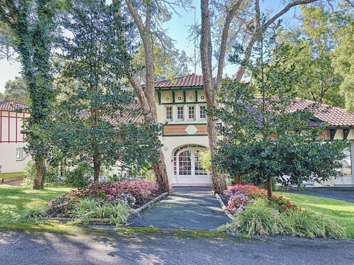 Image No.13-2 Bed House for sale