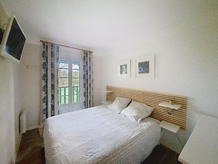 Image No.5-2 Bed House for sale