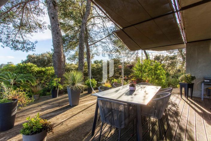 Image No.11-3 Bed House for sale