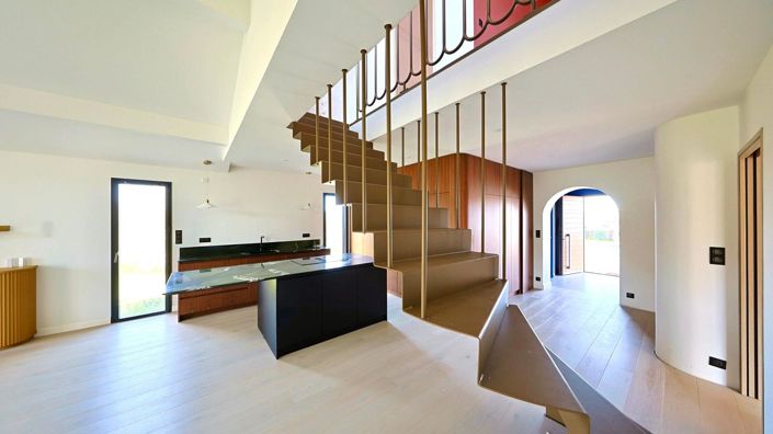 Image No.4-3 Bed Property for sale